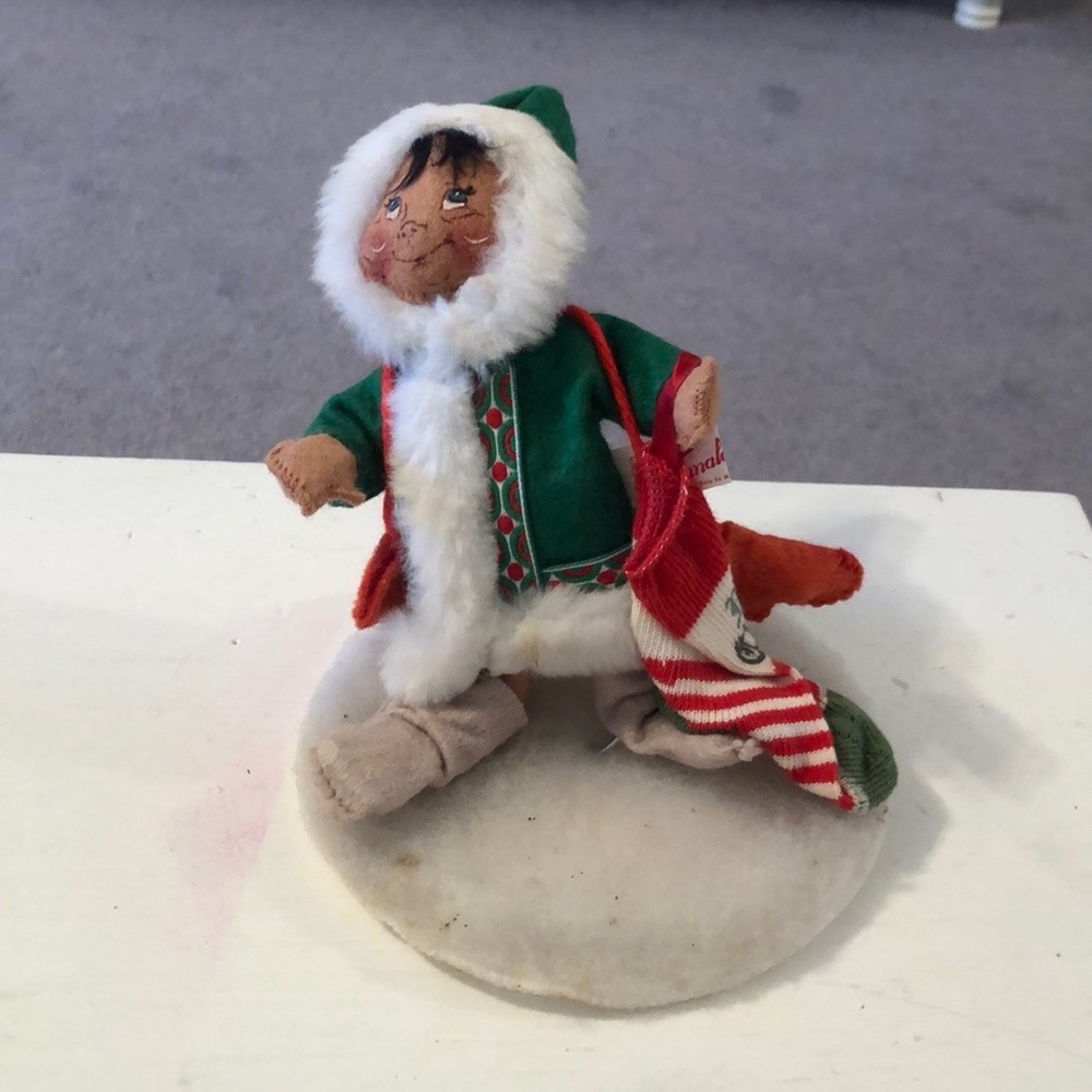 Anna Lee Christmas Dolls